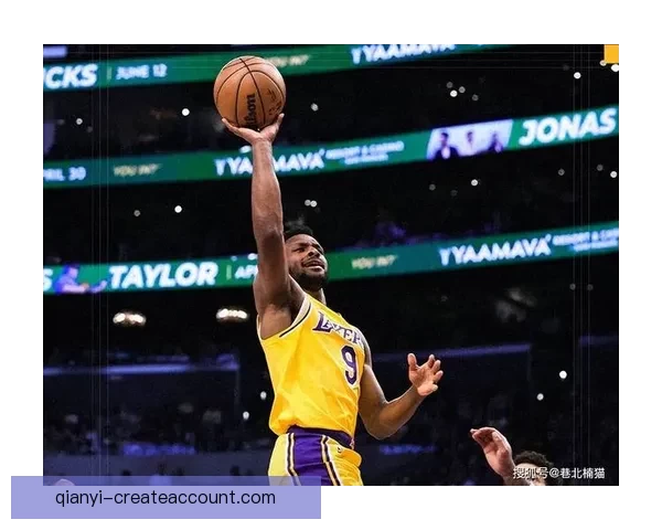 勒布朗三双助湖人轻取奇才迎来三连胜 里夫斯贡献19分9助布朗尼得6分